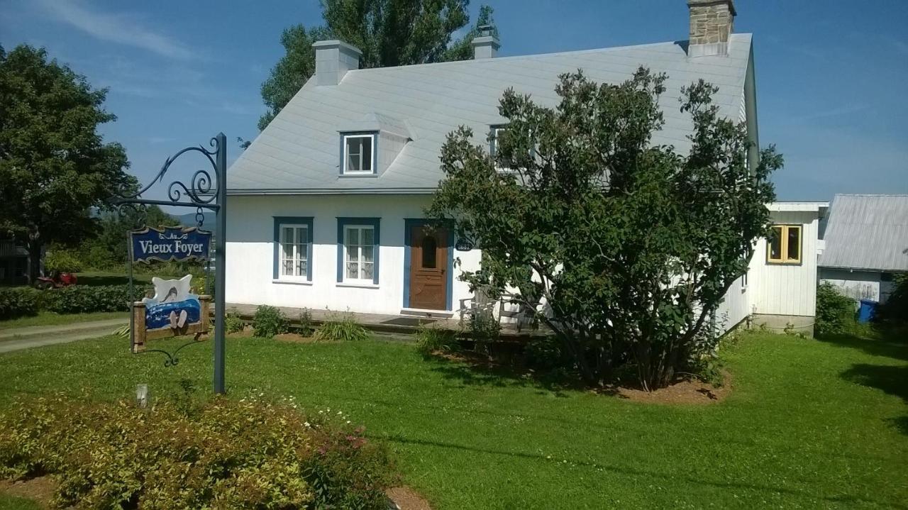 Au Vieux Foyer Acomodação com café da manhã St-Pierre-de-l'Île-d'Orléans Exterior foto